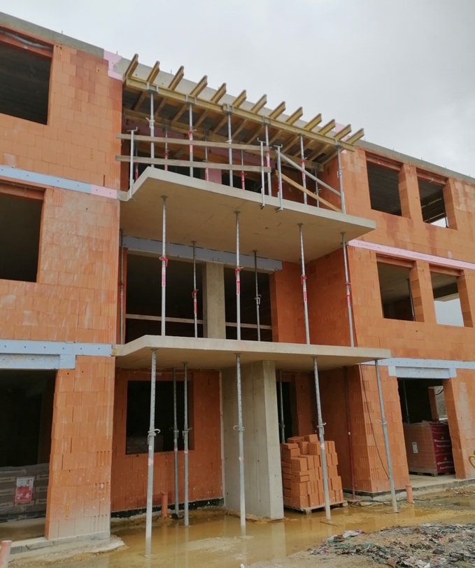 Családi és társasház monolit vasbeton szerkezet - 13