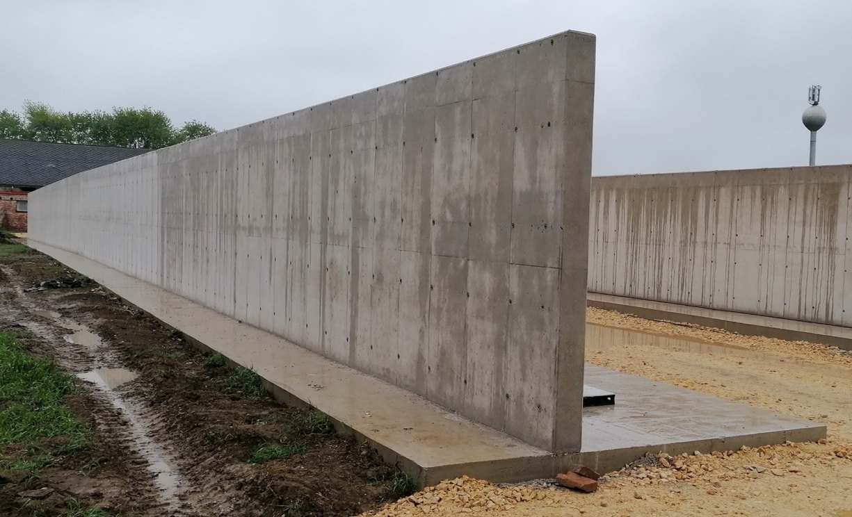 Monolit vasbeton támfal és műtárgy - 3